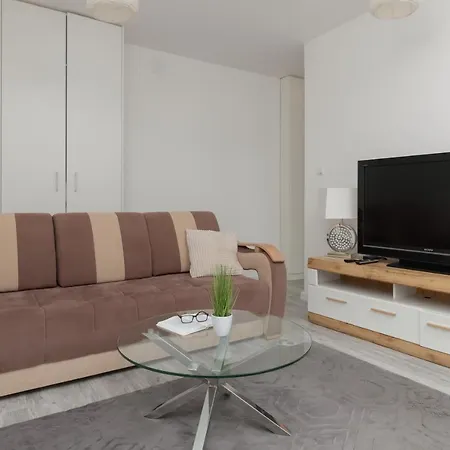 Studio Kopernika Dla 4 Gosci W Zielonej Lokalizacji Blisko Plazy By Renters Apartment Gdynia