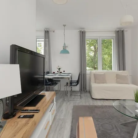 Apartment Studio Kopernika Dla 4 Gosci W Zielonej Lokalizacji Blisko Plazy By Renters