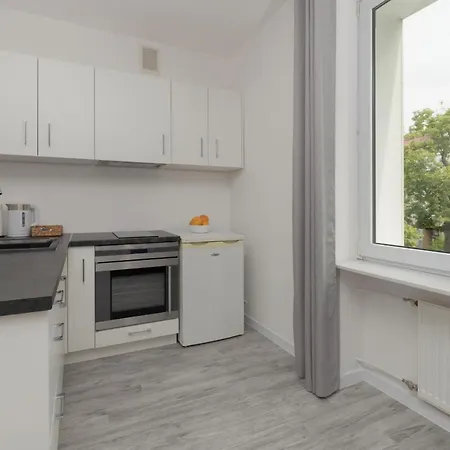 Studio Kopernika Dla 4 Gosci W Zielonej Lokalizacji Blisko Plazy By Renters *